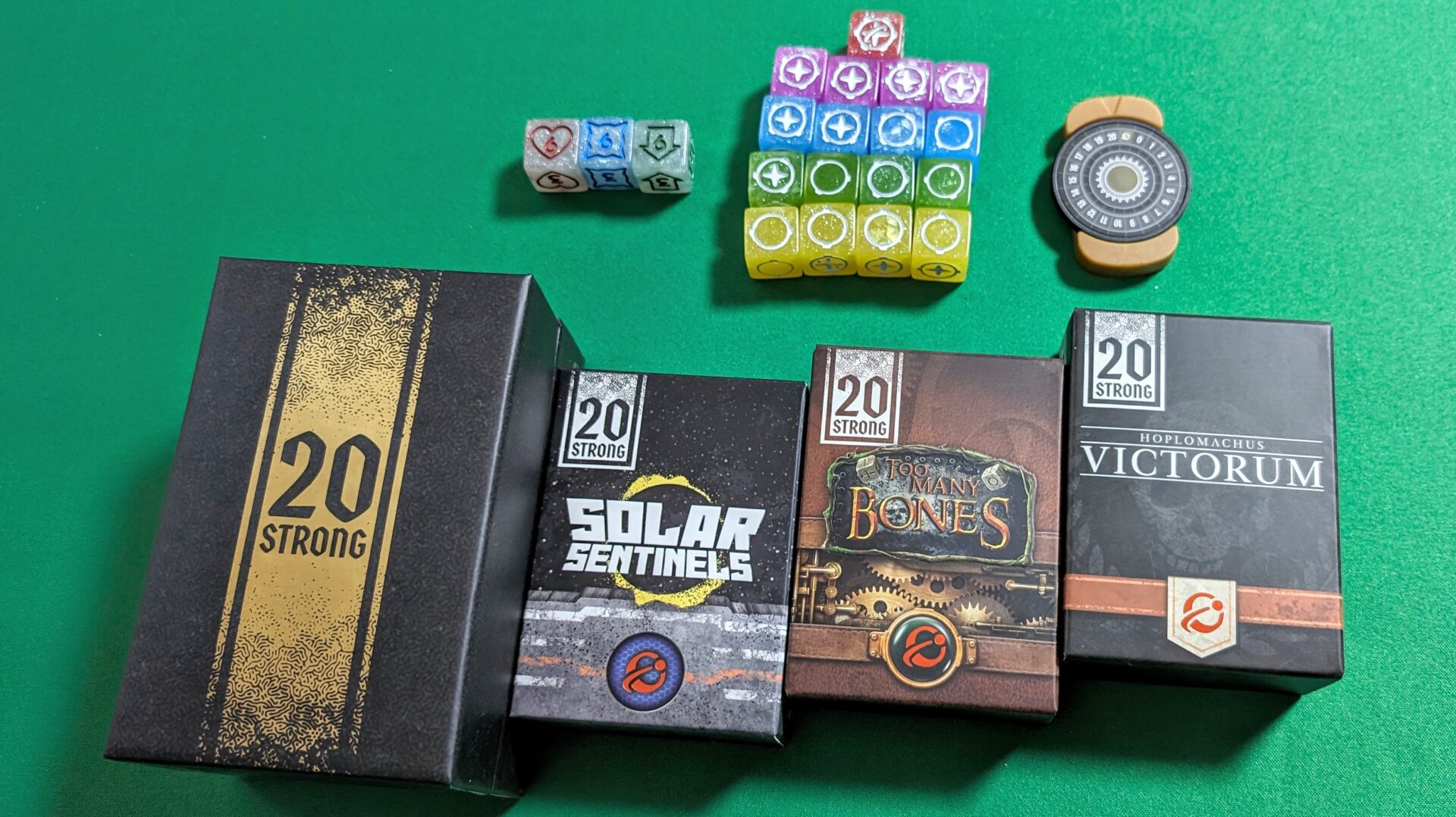 20 STRONG: SOLAR SENTINELS / TOO MANY BONES / HOPLOMACHUS VICTORUM